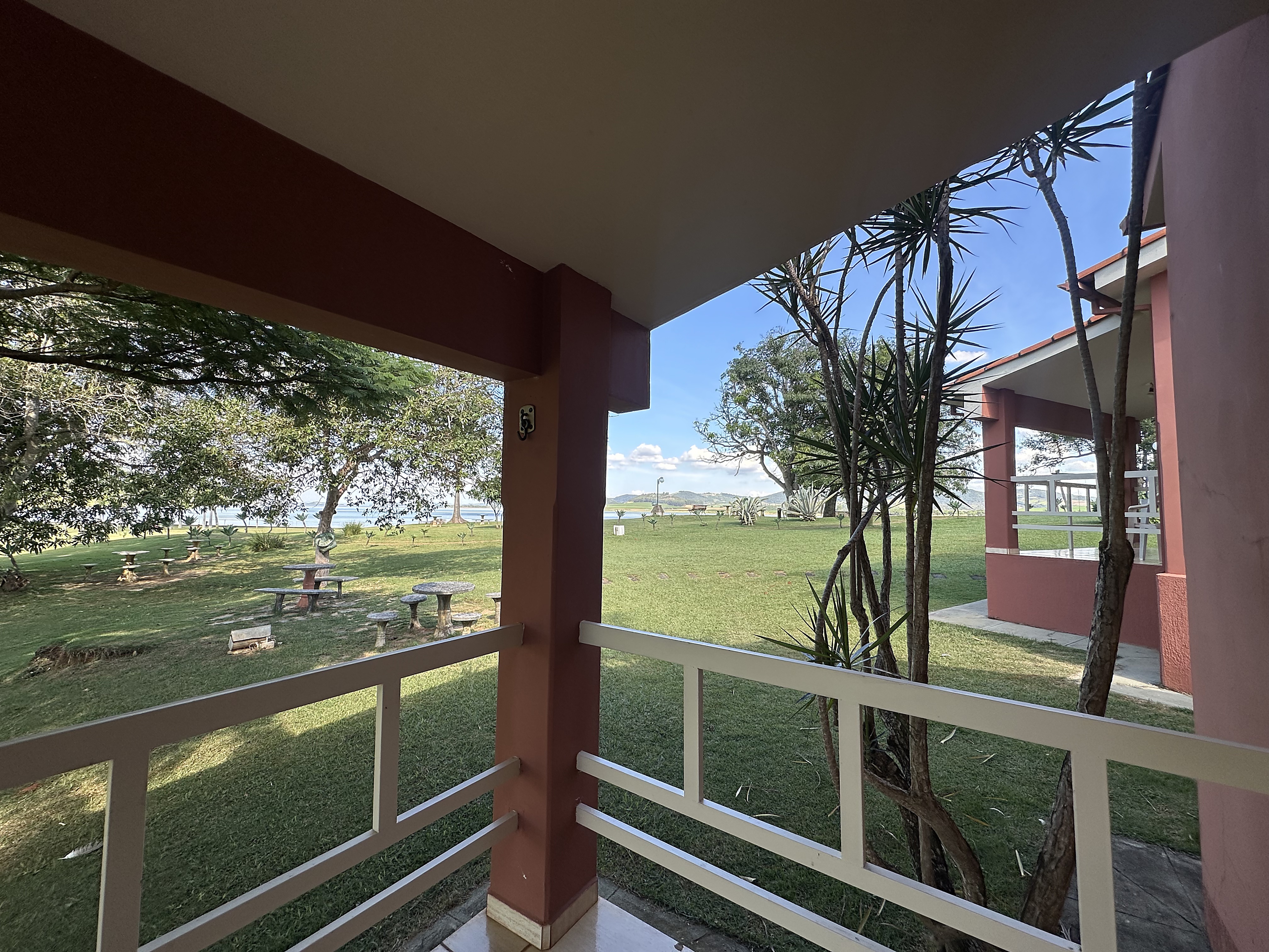 Vista da Fachada da Pousada Pontal do Lago